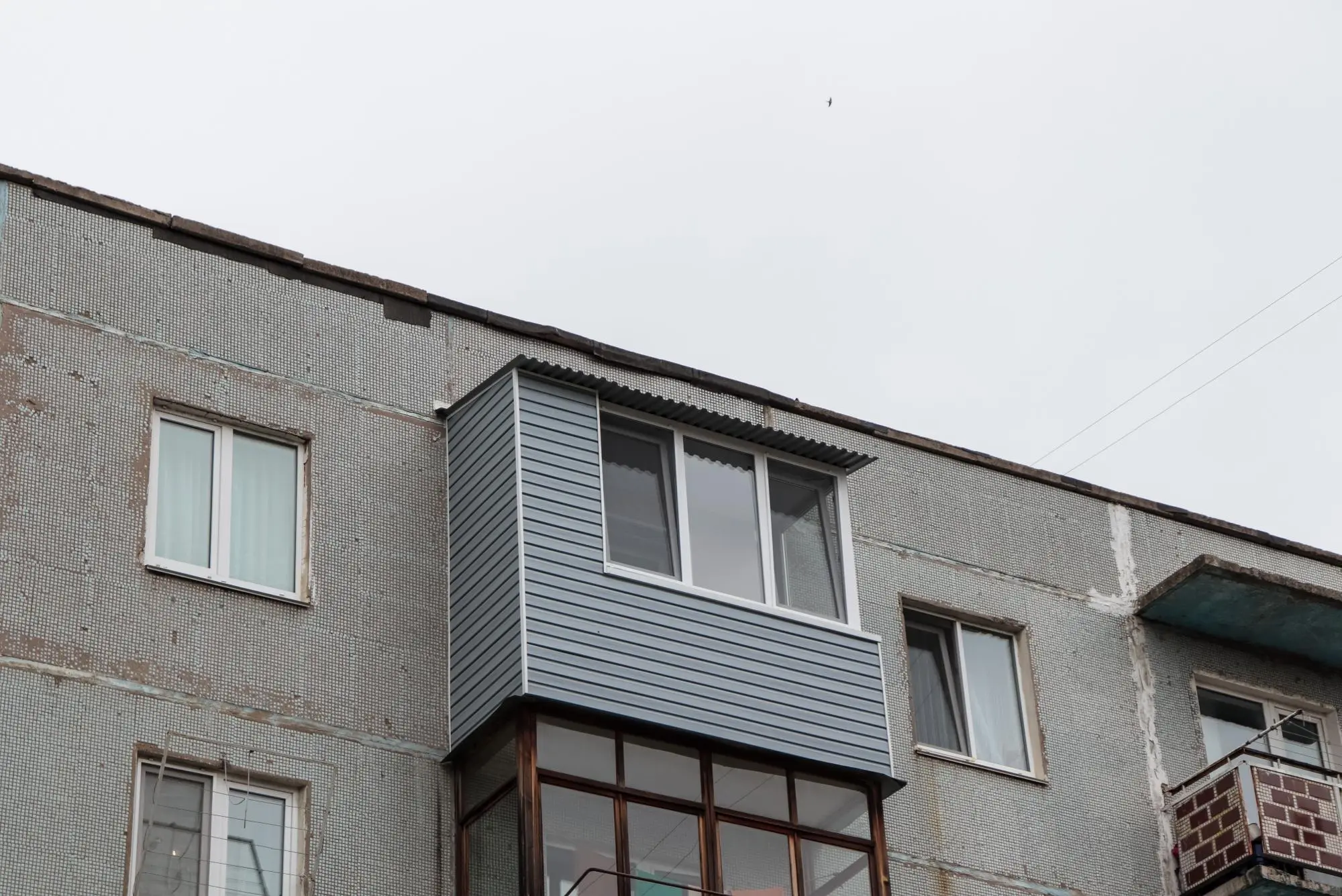 Отделка балкона