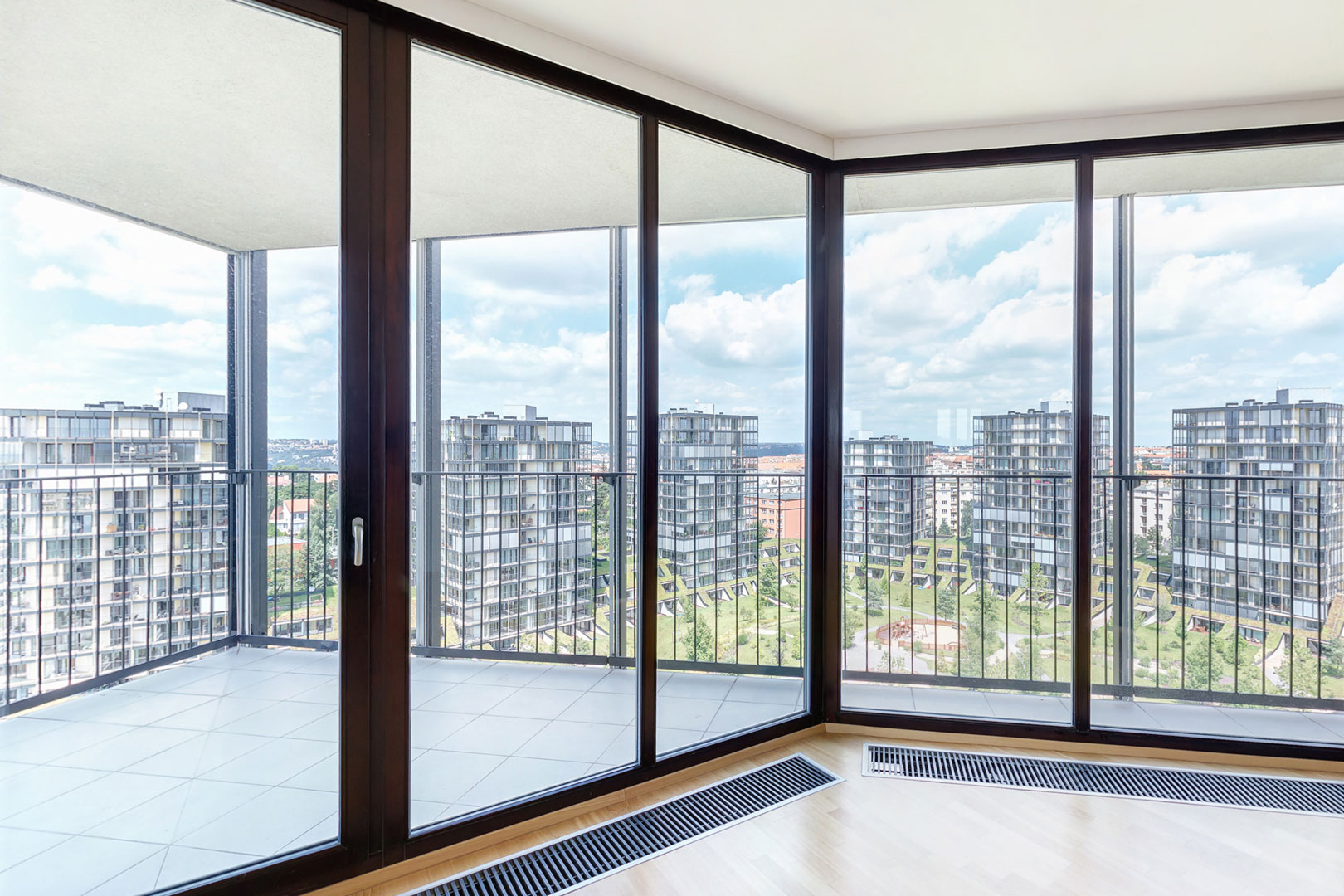 Угловое окно